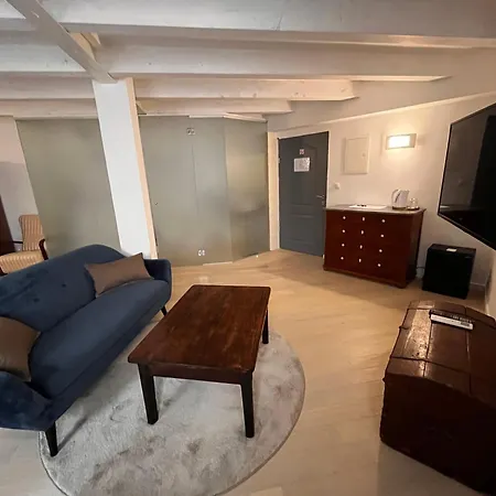 Onethreefive דירה